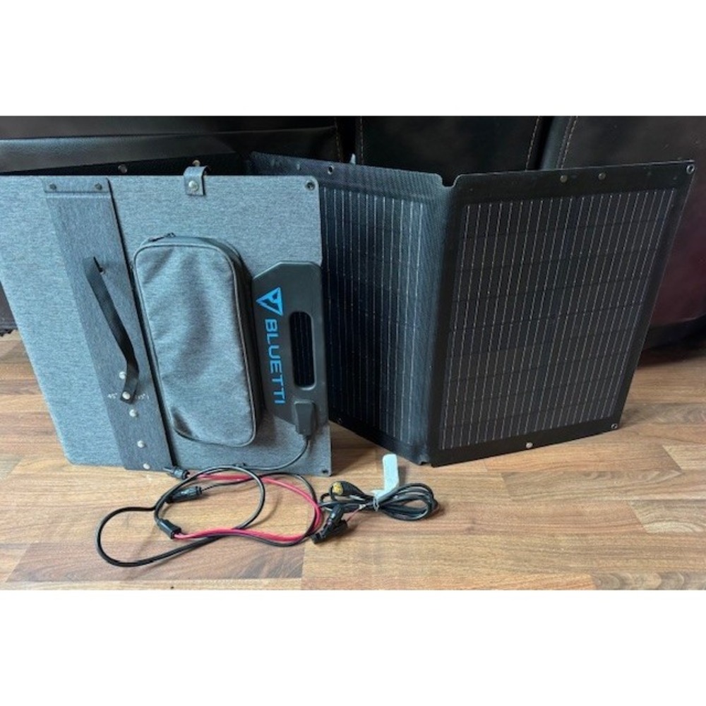 Bluetti 120W Portable Foldable Travel Solar Panel PV120D Excellent
